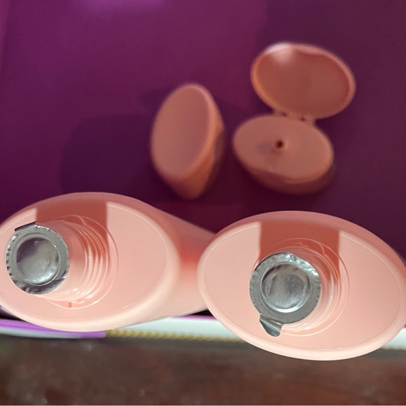 Tanologist Daily Glow Brightening Gradual Tan Lotion - Cream 2/$25 - Picture 3 of 3